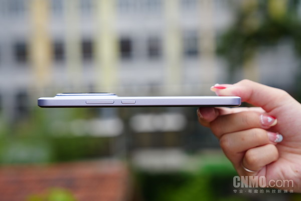 REDMI Note 15 Pro+整机厚度控制得相当合理 REDMI Note 15 Pro+整机厚度控制得相当合理