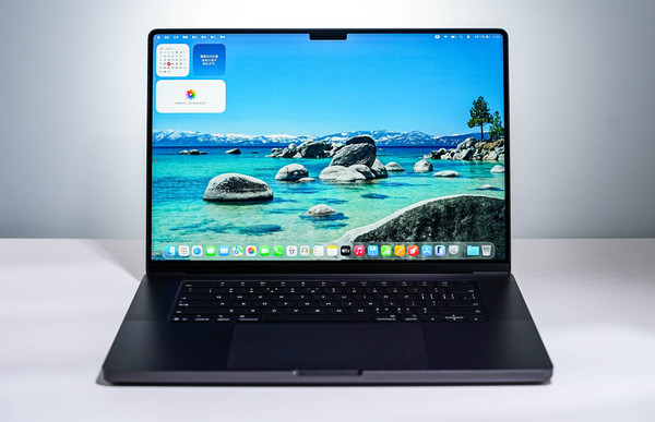 MacBook Pro (M5 Pro):一颗拆成两半的芯片 如何撑起AI时代? MacBook Pro (M5 Pro):一颗拆成两半的芯片 如何撑起AI时代?