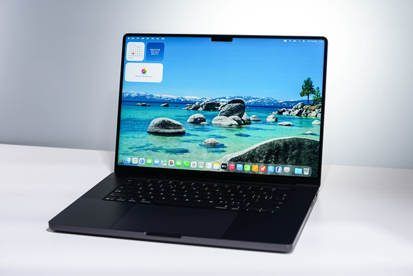 MacBook Pro (M5 Pro):一颗拆成两半的芯片 如何撑起AI时代? MacBook Pro (M5 Pro):一颗拆成两半的芯片 如何撑起AI时代?