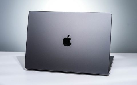 MacBook Pro (M5 Pro)：一颗拆成两半的芯片 如何撑起AI时代？