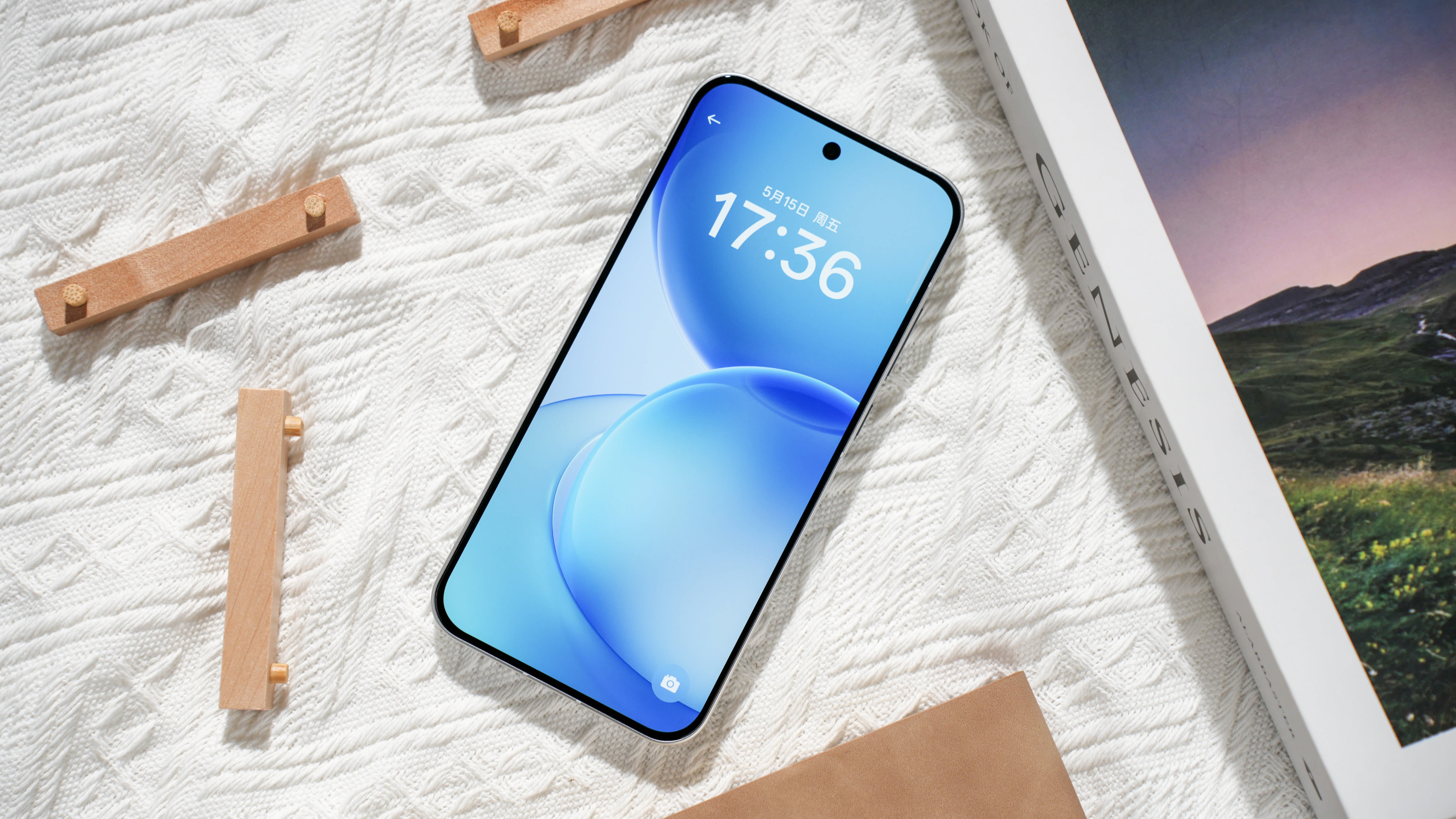 真浮了!OPPO Reno16拒绝平面平庸,打造能随身携带的艺术品!