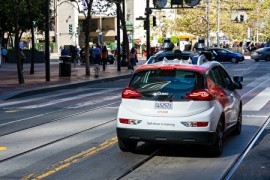 技术不成熟 无人驾驶汽车在旧金山“疯狂搞事”：还拦不住