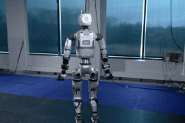 波士顿动力新版人形机器人Atlas问世，纯电驱动