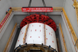 世界最长海底高铁隧道迎来大进展：盾构机刀盘与主机顺利对接
