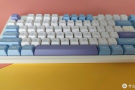 好看得不像实力派，杜伽K100冰莓奶昔轴机械键盘，颜值与实用的完美结合