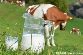 生牛乳是什么意思，刚挤出来的牛奶不能直接饮用(与纯牛奶区别)