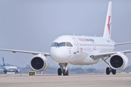 国产大飞机C919验证飞行亮相武汉 武汉旅客有望今年春率先搭乘