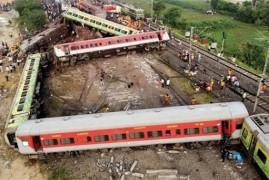 印度列车相撞事故已致288死900伤：死者家属可获8.6万元赔偿金