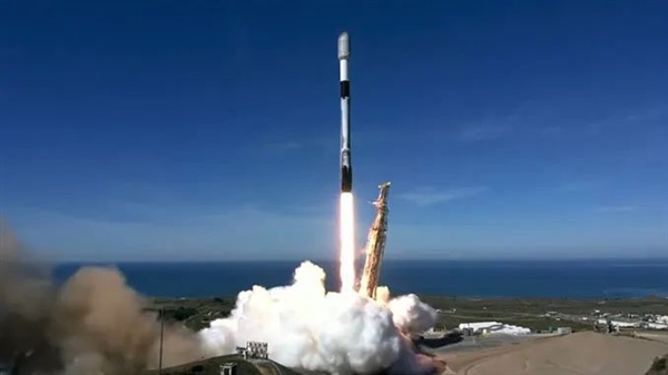 SpaceX 12手猎鹰9号火箭发射：一箭113星！-图1