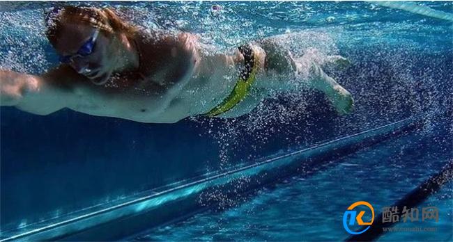 潜泳运动要注意什么 自由泳和潜泳哪个快-图2