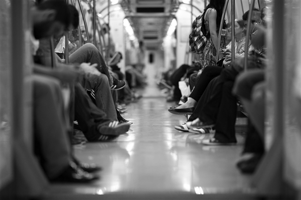 北京地铁事故受伤515人 坐地铁注意别站在“贯通道”-图1