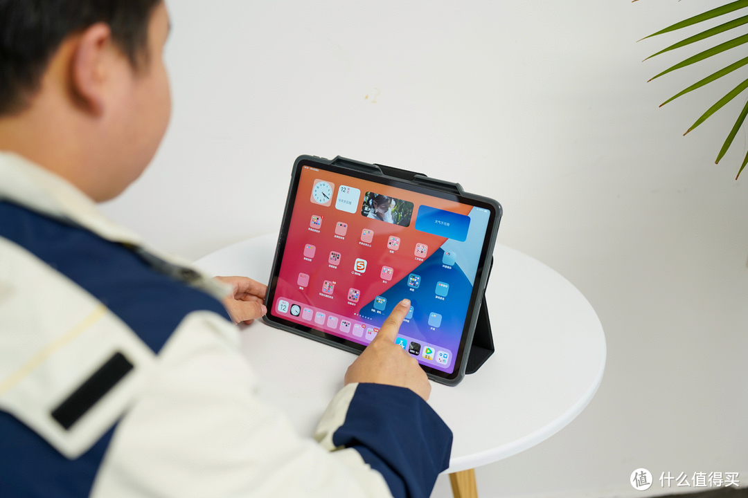 防弯扛摔还能无阻充电——Dux iPad pro 12.9寸 平板壳-图10