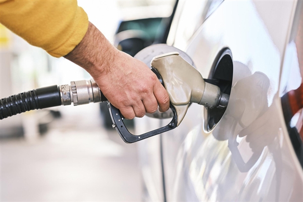 本周三迎今年国内首轮油价下跌：幅度为6分钱/升-图1