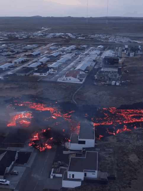 冰岛地面开裂喷岩浆、美国冷出“后天”画风！这个世界怎么了-图5