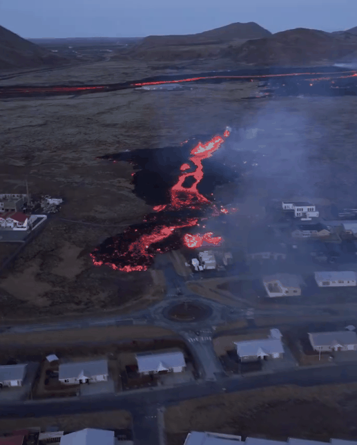 冰岛地面开裂喷岩浆、美国冷出“后天”画风！这个世界怎么了-图2