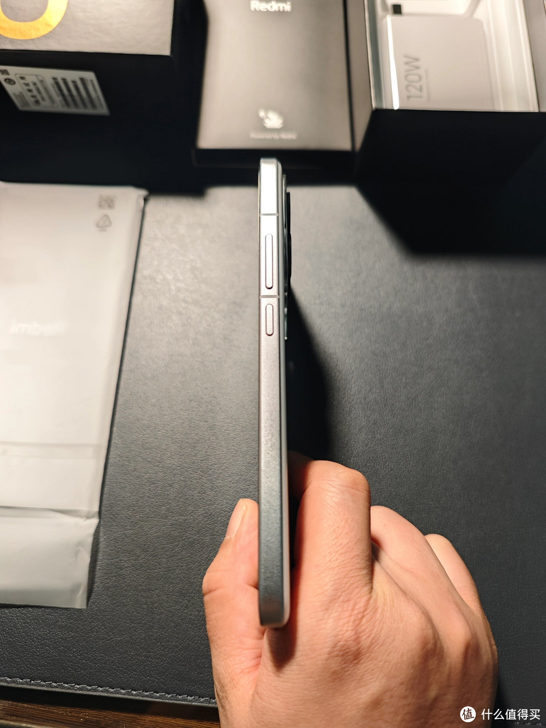 深度体验Redmi70手机：一部手感质感俱佳的智能手机-图3