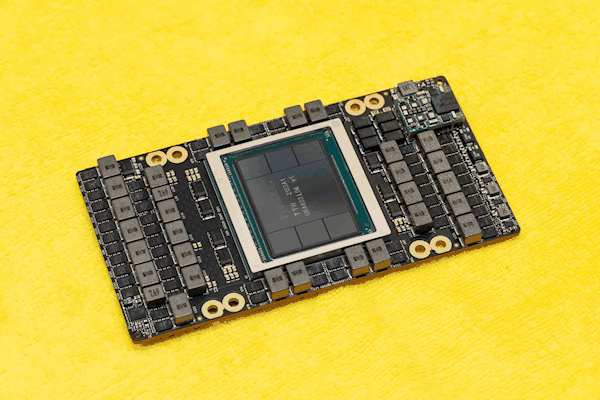 NVIDIA找上Intel代工：每月可产30万颗AI芯片