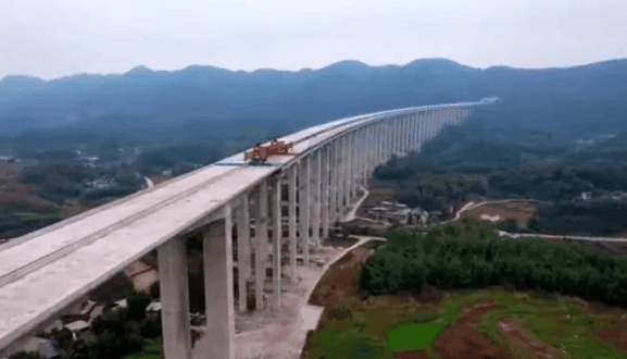 小安溪特大桥T梁架设顺利完成：最高墩达92.1米-图1