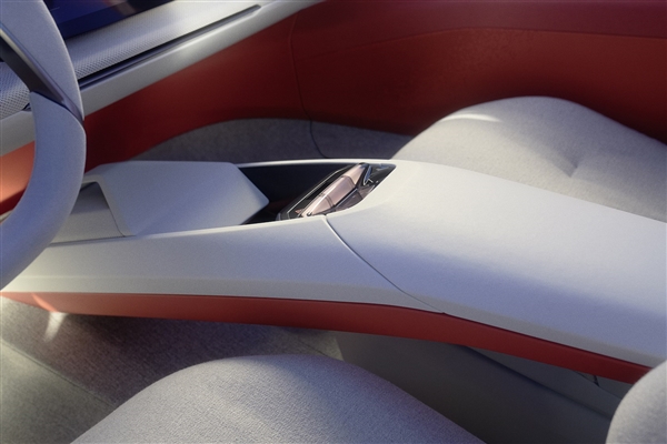 大鼻孔抢镜！宝马新时代X概念车发布：量产版明年投产