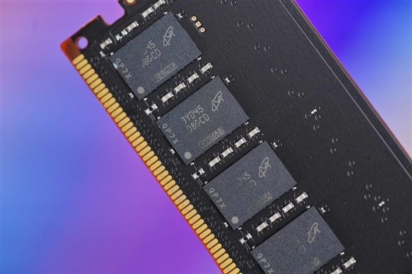 电压仅1.1V！英睿达DDR5 Pro内存超频版图赏