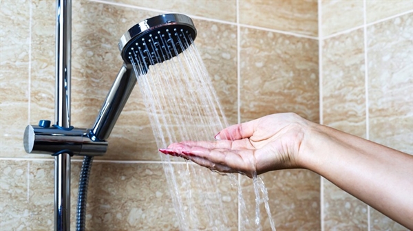 频繁洗澡会给身体埋下皮肤癌隐患：导致免疫力下降
